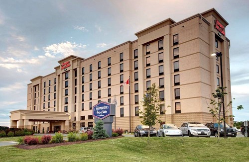 Dartmouth Hotel | 4-Star Hotel ∙ Hampton Inn & Suites by Hilton Dartmouth - Halifax