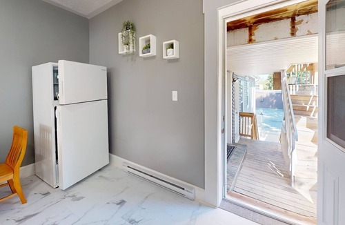 Wolfville Apartment | 4 Wolfville's DT Core | Two Queen Bds+ Sofa Bed