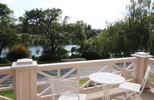 Gorge -Tillicum Area Bed & Breakfast | 40 m² Bed and breakfast ∙ 2 bedrooms ∙ 4 guests