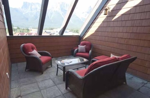 Canmore Condo | 403 · Amazing Penthouse-Private Hot Tub #1 of 5 - 403