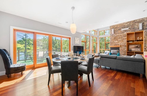 Hammonds Plains House | 430 m² House ∙ 5 bedrooms ∙ 12 guests