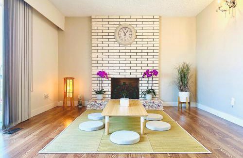 Renfrew-Collingwood House | 4BR 2BA Downtown-View Cozy House with Parking, Pet-Free