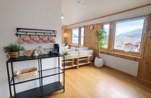 Toya House | 4LDK vacation rental overlooking Lake Toya | A det/Abuta District Hokkaidō