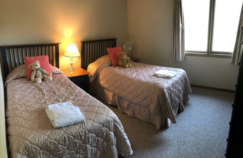 Honey Harbour Cottage | 5 Bedroom Cottage on Georgian Bay - The Victoria