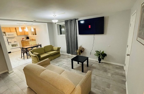 North Central Edmonton House | 5 bedrooms+2 kitchen+2 living room+easy access to major shopping centre+downtown
