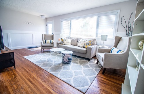 Jasper Place House | 5 min from WEM - 3 Bedroom Home