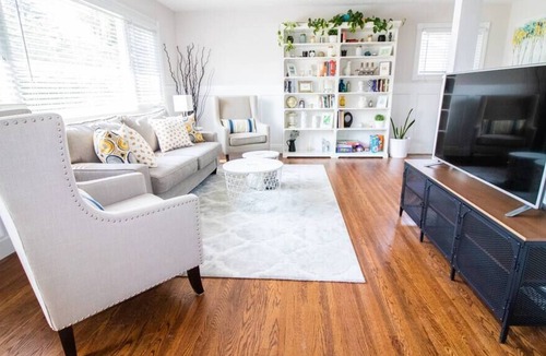 Jasper Place House | 5 min from WEM. 3 Bedroom Home.