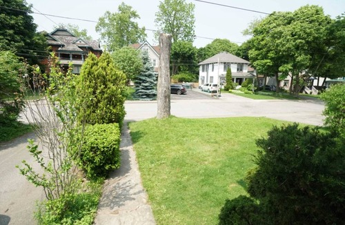 Niagara Falls House | 5-Min Walk to Falls | Parking | Historic 3BR