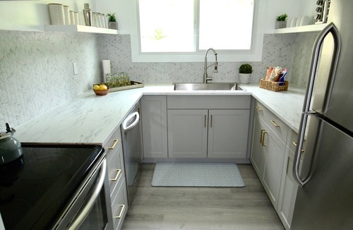 Central Okanagan House | 5 Mins to Lake/Downtown - Private & Spacious 3 Bd 2 Bath - PET FRIENDLY!