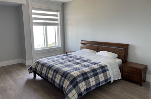Regional District of Nanaimo House | 5 minutes to Mall, Castco, Superstore , famous restaurants, incredible sea view.