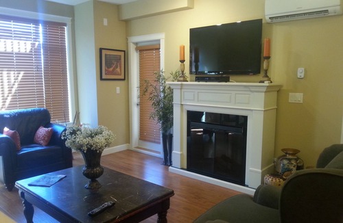 Yorkson Condo | 5 minutes to the Langley Event Center, Freeway, Shopping and Restaurants