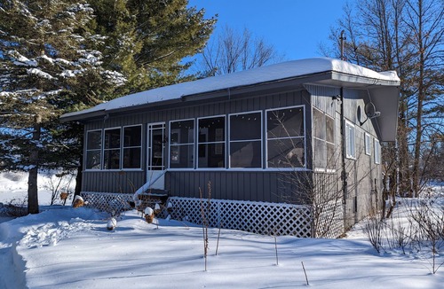 Saint-Liguori Cabin | 5- Olivier : Charming modern cottage by a river