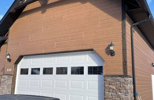 Fox Creek House | 5 rooms for rent in a high end home with shared 5 piece bathroom, huge kitchen