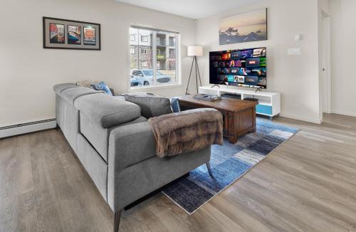 Southwest Edmonton House | 5 STAR Business Luxury Homeshare
