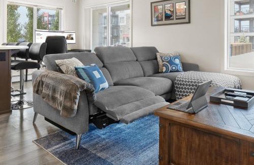 Southwest Edmonton House | 5 STAR Business Luxury Homeshare