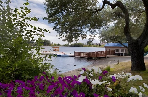 Regional District of Nanaimo House | 50 m² Motel ∙ 6 guests
