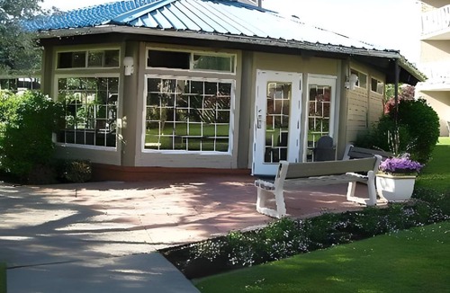 Regional District of Nanaimo House | 50 m² Motel ∙ 6 guests