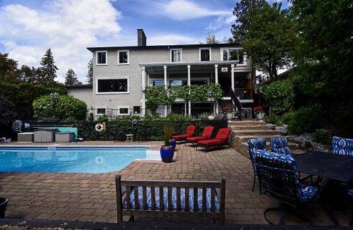 Central Okanagan Bed & Breakfast | 51 m² Bed and breakfast ∙ 4 guests
