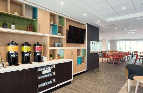 Ste. Foy Hotel | 51 m² Hotel ∙ 2 bedrooms ∙ 127 guests