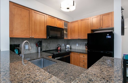 Village North House | 54 Glaciers Reach a 2br with hot tub & pool in Whistler Village