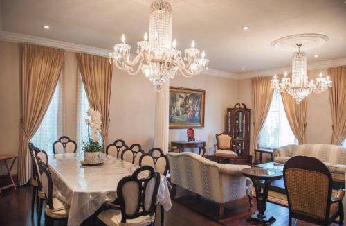 Ottawa Division Bed & Breakfast | 557 m² Bed and breakfast ∙ 4 bedrooms ∙ 14 guests