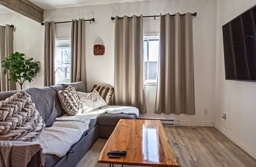 Cote-Saint-Paul Apartment | 5705-Modern 2 BD / fully equipped, near DT MTL