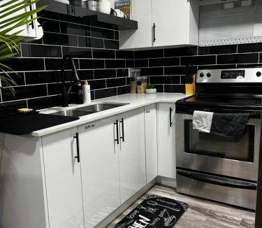 Southwest Edmonton Apartment | 591 m² Apartment ∙ 2 bedrooms ∙ 4 guests