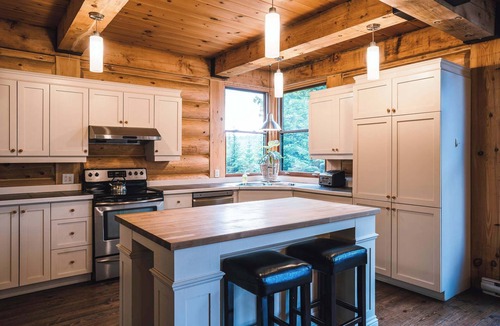 Lac Superieur Village Ski Chalet | 5BR Tremblant Chalet | A/C, Firepit & Lake View