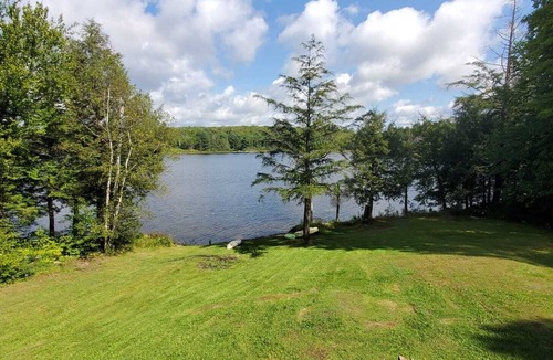 Foley Cottage | 5mins from Parry Sound, Small, clean lake with only 5 other cottages!