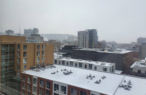 Chinatown Apartment | 5mn place des arts, spacious top floor apartment with parking space