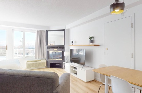 Beaupre Condo | 6-211 : Superior Studio - sleeps 4.