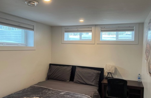 Winnipeg Bed & Breakfast | #6 (5 STAR ROOM) Safe/California {5kms 4m Airport}