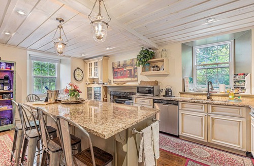 Mississippi Mills House | 6 bedrooms, optional chef, covered porch, salt water pool, kayaks, golf