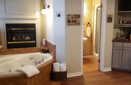 Historic Old Town Bed & Breakfast | 627 on King B&B