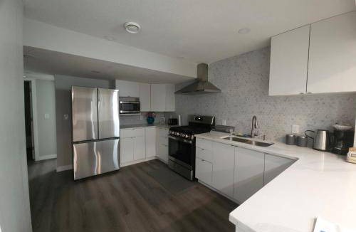 Southwest Edmonton Apartment | 65 m² Apartment ∙ 2 bedrooms ∙ 6 guests