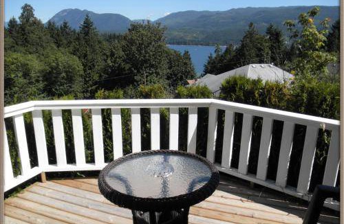 Sechelt Bed & Breakfast | 65 m² Bed and breakfast ∙ 2 guests