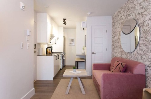 Little Italy Apartment | 6768 - 302 · Perfect Business Trip Studio with Full Amenities by Denstays