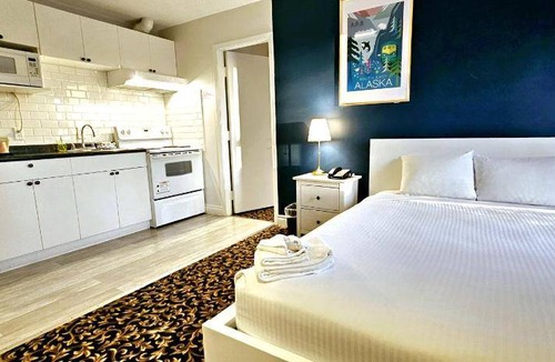 Whitecourt Hotel | 68 m² Motel ∙ 2 bedrooms ∙ 127 guests