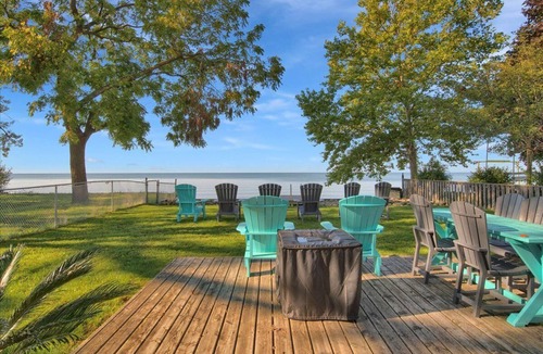 Town of Essex Cottage | 681 Beach House - Private Beache, YQG wineries, peaceful cottage life