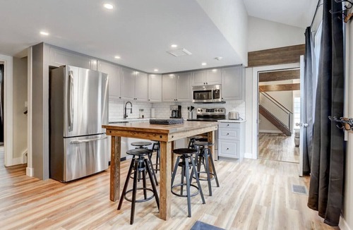 Canmore Villa | 7-Bedroom Townhome with Pool & Banff Passes