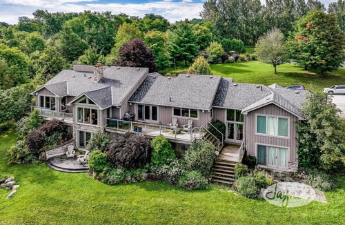 Creemore House | 7 bedrooms 5 bathrooms Country Home near Creemore