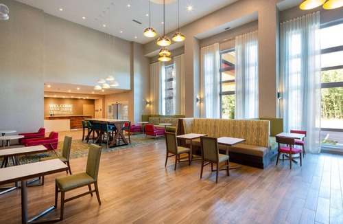 Northwest Edmonton Hotel | 70 m² Hotel ∙ 2 bedrooms ∙ 127 guests