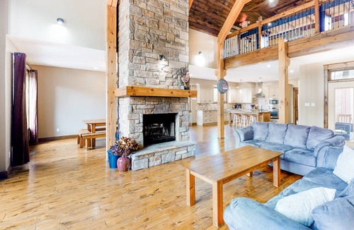 The Blue Mountains Ski Chalet | 725 m² Chalet ∙ 8 bedrooms ∙ 20 guests