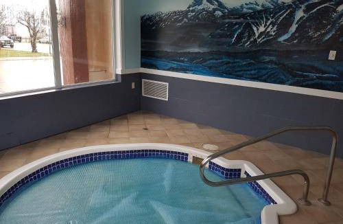 Revelstoke Hotel | 74 m² Motel ∙ 2 bedrooms ∙ 9 guests