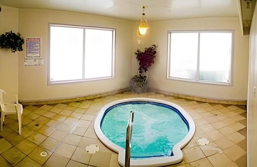 Revelstoke Hotel | 74 m² Motel ∙ 2 bedrooms ∙ 9 guests