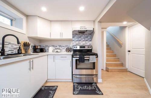 Northeast Edmonton Apartment | 750 m² Apartment ∙ 1 bedroom ∙ 4 guests