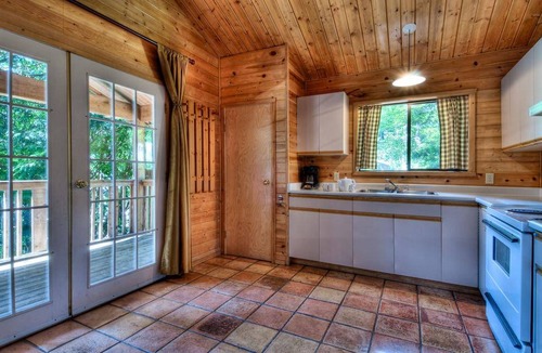 Heriot Bay House | 77 m² Motel ∙ 2 guests