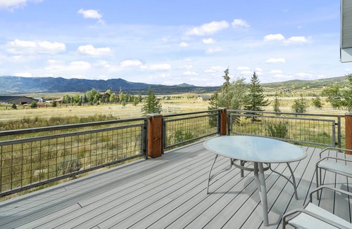 North Snyderville Basin House | 8.5 Acre Ranch w/Hot Tub | Elk Grove by RoveTravel
