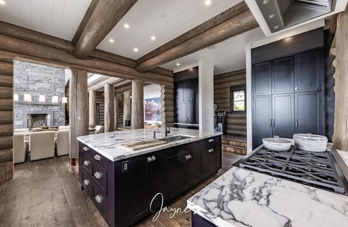 Muskoka Lakes Cottage | 9 bed 9 bath log home on Lake Muskoka