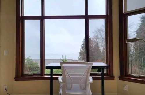 West Vancouver House | 9000 sqft Mansion Heated Pool Hottub Sauna and Theater